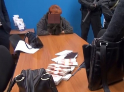 Работница пятигорского военкомата незаконно продала военный билет на 120 тысяч рублей