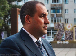 Решение суда не вынудило скандального мэра Минвод Перцева уйти с должности