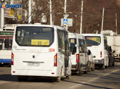 Город застыл: Ставрополь накрыли девятибалльные дорожные заторы