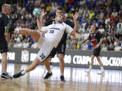 Гандболист «Виктора» Михаил Пилюк: «Линейных все время бьют, но к этому быстро привыкаешь»