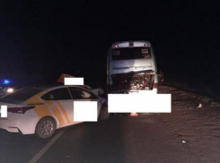 Уснувший за рулем водитель на Ставрополье сбил троих человек. Двое погибли