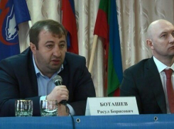 Женщины Карачаево-Черкесии ищут в Москве депутата Боташева