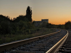 Электропоезд насмерть сбил мужчину на железнодорожных путях в Ессентуках