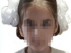 Ищут девочку в разноцветной куртке: 8-летняя ученица пропала в Ставрополе по пути из школы
