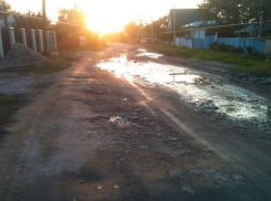 Жители ставропольского посёлка возмутились разбитыми дорогами
