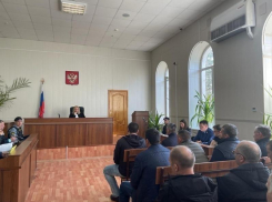 Суд над комбайнерами за кражу удобрений и пшеницы начался на Ставрополье
