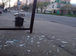 Покрытие остановки разрушили вандалы в центре Ставрополя