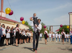 В Ставропольском крае для 36 тысяч выпускников прозвенел «Последний звонок»