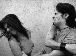 Отморозки избили несовершеннолетнюю в парке Победы