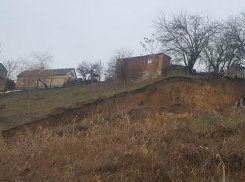 Оползневую зону в Георгиевске обследуют специалисты