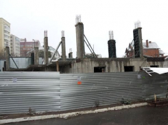 Застройщик незаконно строил многоэтажку в Ставрополе вопреки запретам прокуратуры