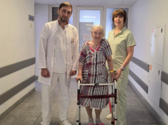 Пятигорские врачи поставили на ноги 100-летнюю пенсионерку с переломом шейки бедра