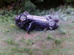 Водитель «Форда» погиб после наезда на водоотводное сооружение и вылета в кювет на Ставрополье