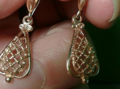 Беременная сотрудница морга похитила драгоценности с трупа на Ставрополье