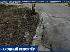Полоса препятствий для жителей Ставрополя — наледь и перекопанный тротуар встречают людей на улице