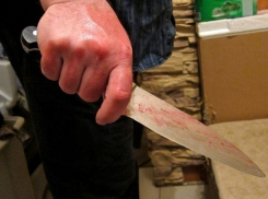 Агрессивный пожилой мужчина проткнул знакомого ножом на Ставрополье