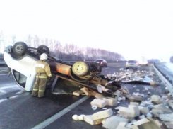 Грузовая «Газель» опрокинулась из-за ДТП на Ставрополье