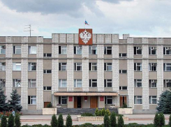 Экс-сотрудников администрации Невинномысска подозревают в получении взятки