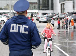 Мальчика с врожденным заболеванием вернули родителям сотрудники ДПС Пятигорска