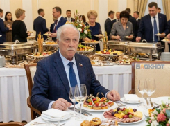 От бутерброда с колбасой до осетра: как будут питаться на приемах депутаты Ставрополья в 2026 году