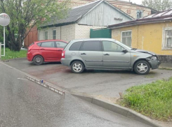 Водитель-подросток врезался в машину с несовершеннолетней девушкой и пожилым жителем Ставрополя