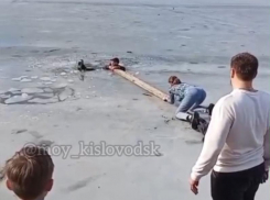 Подростки провалились под лед на Старом озере Кисловодска