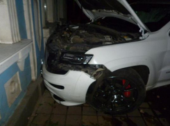 Водитель на джипе в Ставрополе въехал в кусты и сбил несовершеннолетнюю девушку