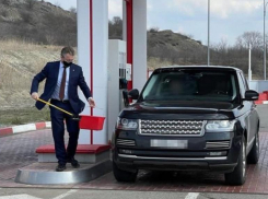 «Где-то плачет Range губернатора»: Путин запретил ставропольским чиновникам иномарки