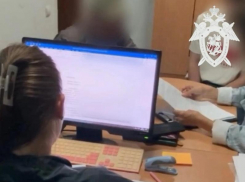 Трое парней с ножом напали на подростка и мужчину прямо в подъезде в Ставрополе