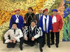 Фото губернатора Ставрополья и его замов в костюмах эпохи Возрождения произвели фурор в соцсетях