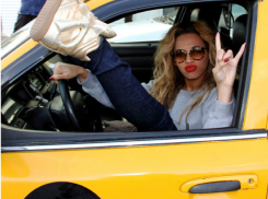 «Для многих мужчин-пассажиров женщина за рулем – обезьяна с гранатой», - откровения ставропольской таксистки