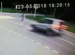 Появилось видео смерти пешехода под колесами «Нивы» на трассе в Ставропольском крае