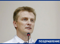 Главврачу ставропольской краевой психбольницы Олегу Боеву исполнилось 45 лет 