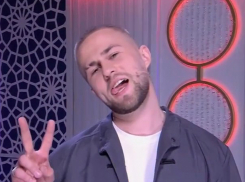 Фельдшер-блогер из Ессентуков с миллионной аудиторией удивил Гузееву на шоу «Давай поженимся»