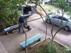 В Ставрополе работники скорой оставили пенсионера на улице