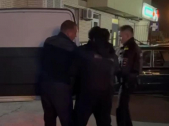 Появились подробности задержания пристававшего к женщинам и детям мужчины у ЖК «Шоколад» в Ставрополе