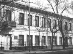 «Общежитие для железнодорожников и школа»: что помнят стены здания технической конторы Руднева