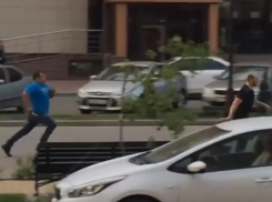 Повздорившие водители устроили погоню со стрельбой в Юго-Западном районе Ставрополя и попали на видео