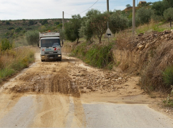 Из-за селевых потоков перекрыли дорогу в Кировском районе