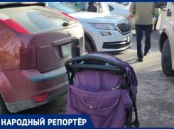 Опасный участок пешеходной территории возмутил жительницу Ставрополя