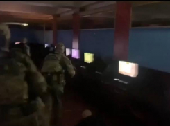 Организовавший подпольные казино в Крыму ставрополец объявлен в розыск 