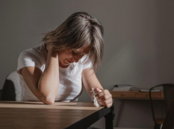 «Можно я спокойно пойду?»: в сети появилось еще одно видео с травлей девушки в Кисловодске