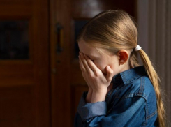 Уголовное дело за надругательства над дочерью возбудили на мать из Пятигорска