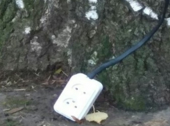 «Почему в центре Ставрополя открыто лежат электропровода? Это же опасно для жизни», - житель краевой столицы