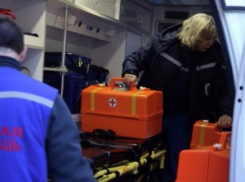 Упала с трапа самолета в Домодедово пожилая пассажирка из МинВод