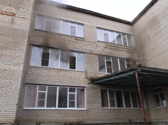 Гимназия №7 загорелась в селе Донском на Ставрополье