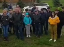 Жители Ессентуков записали видеобращение к губернатору, протестуя против застройки межуличного проезда