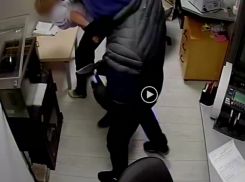 Похитивших 700 тысяч рублей из кредитного учреждения налётчиков задержали на Ставрополье