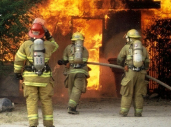 Мужчина пострадал в охваченном огнем жилом доме на Ставрополье