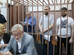 Мосгорсуд выделил в отдельное производство дело экс-сенатора КЧР Арашукова и его отца